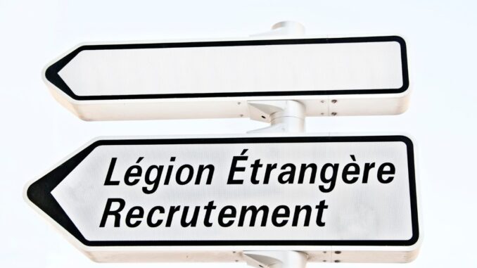 Légion Étrangère : recrutement, grades, française, espagnole…