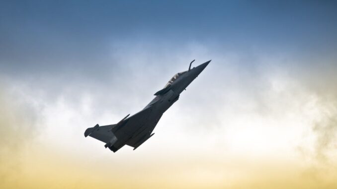 exportations et contrats où l'avion de chasse français s'impose dans le monde