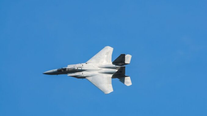 exportations et alliances où l’avion de chasse américain s’impose